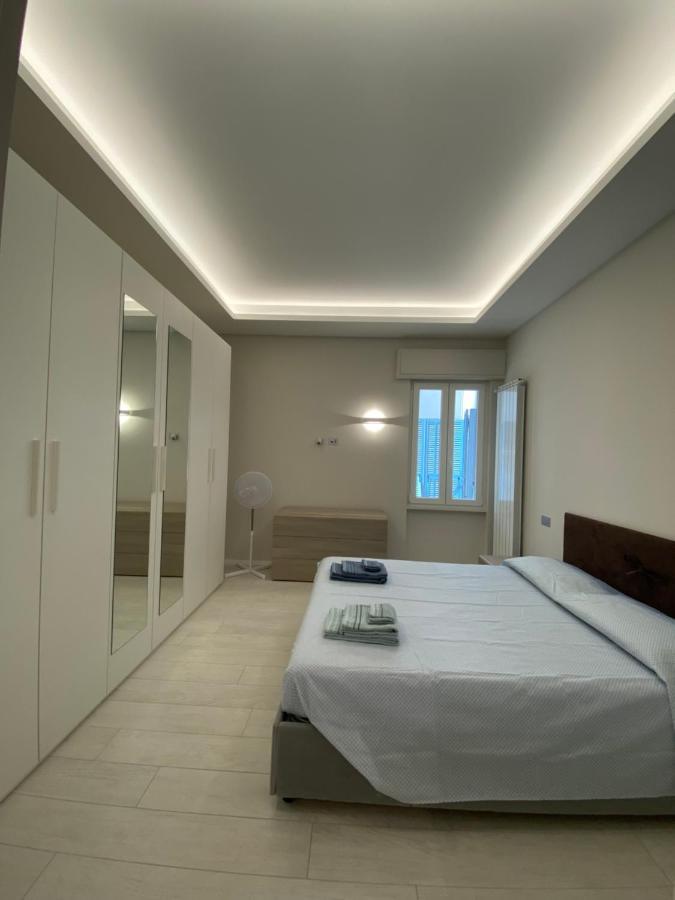 Апартаменти Casa Dante: Oneglia Centro-Marina-Spiagge Імперія Екстер'єр фото