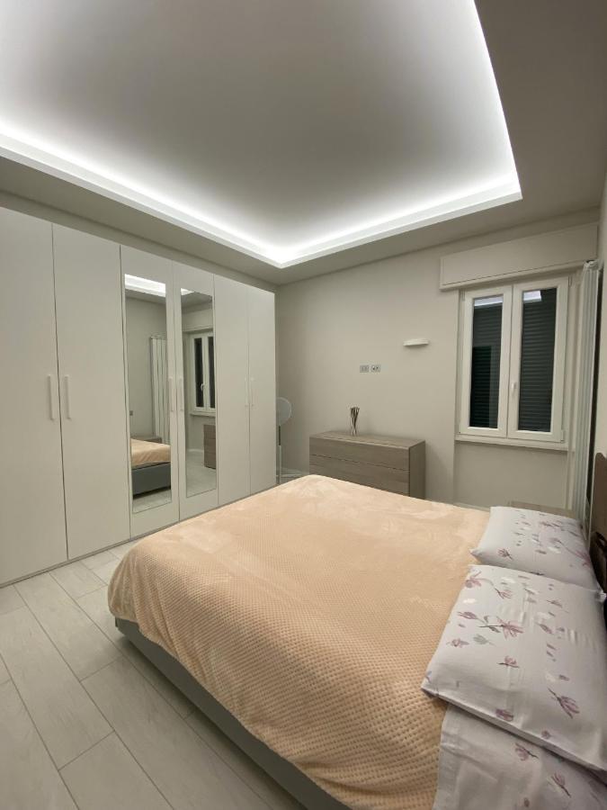 Апартаменти Casa Dante: Oneglia Centro-Marina-Spiagge Імперія Екстер'єр фото