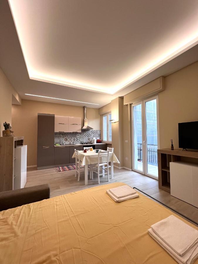 Апартаменти Casa Dante: Oneglia Centro-Marina-Spiagge Імперія Екстер'єр фото