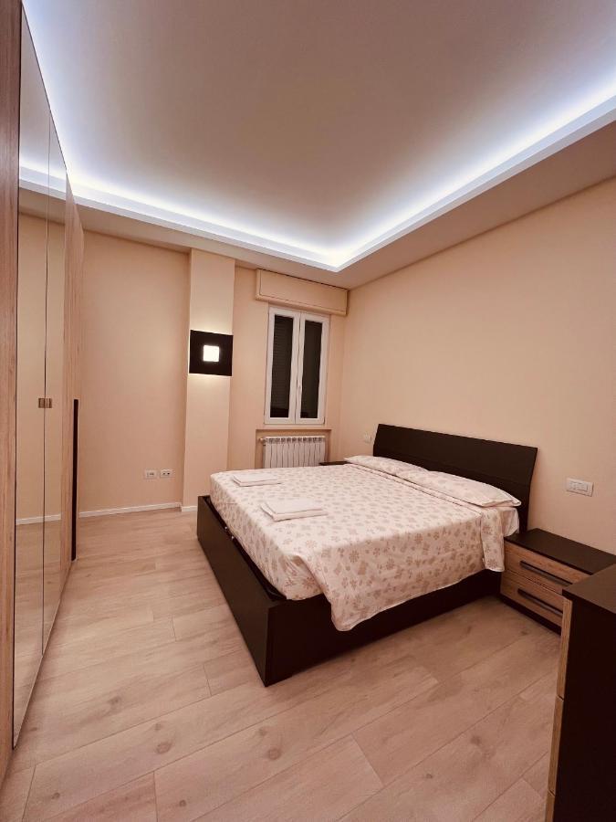 Апартаменти Casa Dante: Oneglia Centro-Marina-Spiagge Імперія Екстер'єр фото