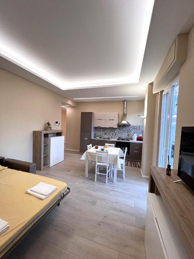 Апартаменти Casa Dante: Oneglia Centro-Marina-Spiagge Імперія Екстер'єр фото