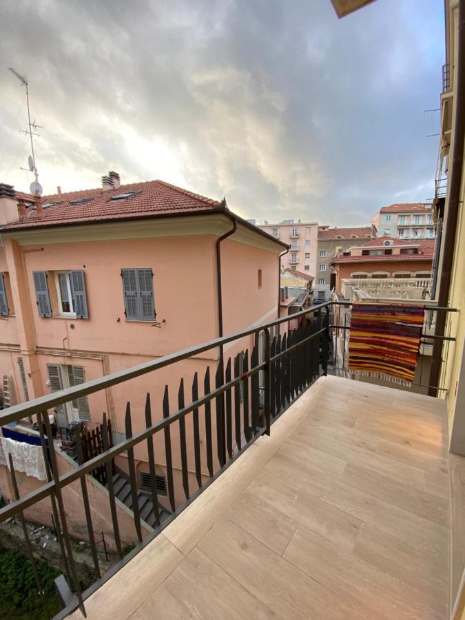 Апартаменти Casa Dante: Oneglia Centro-Marina-Spiagge Імперія Екстер'єр фото